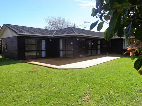14 Runanga Grove, Waikanae