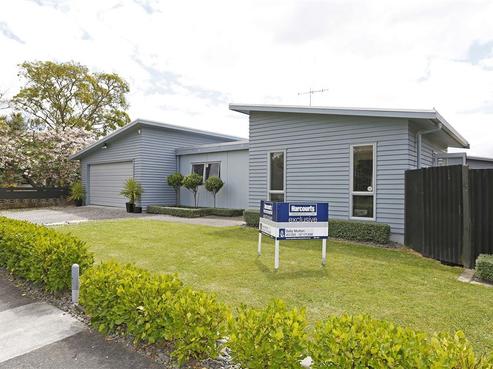 5 Chedworth Avenue, Chedworth