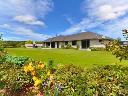 1664 Springs Road, Lincoln