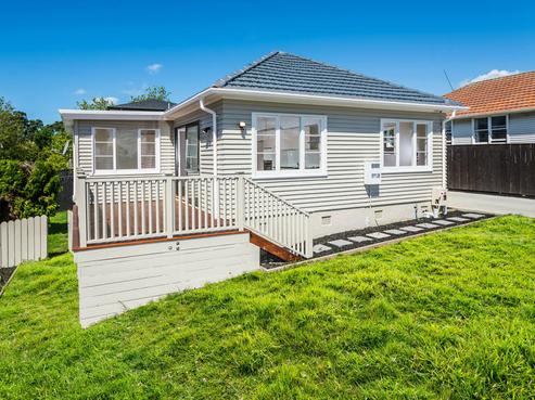 104 Lake Road, Belmont