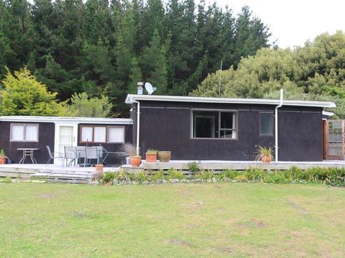4 Broughton Street, Hokio Beach