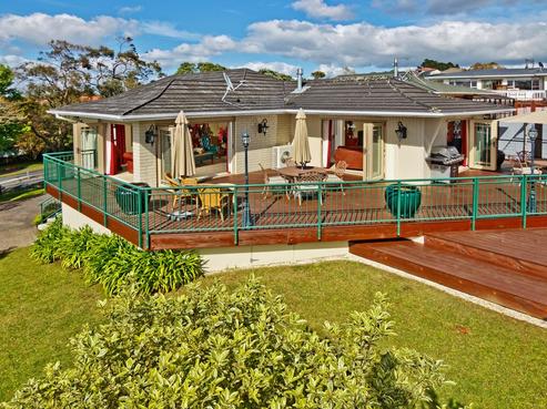 221 Glamorgan Drive, Torbay
