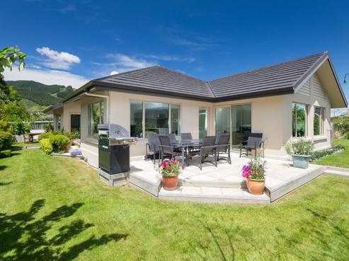 8 Ladbrook Lane, Richmond