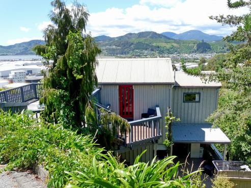 44 Queens Road, Stepneyville