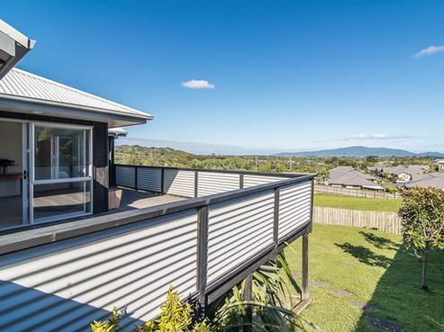 50 Kakariki Grove, Waikanae