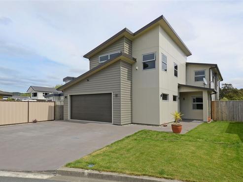 14 Parkwood Grove, Trentham
