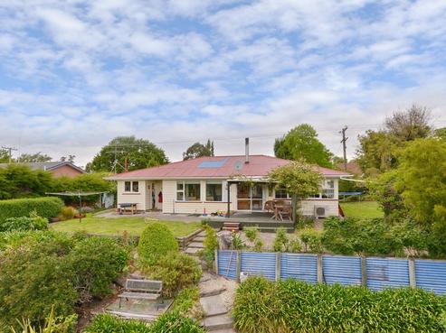1660 Cust Road, Cust