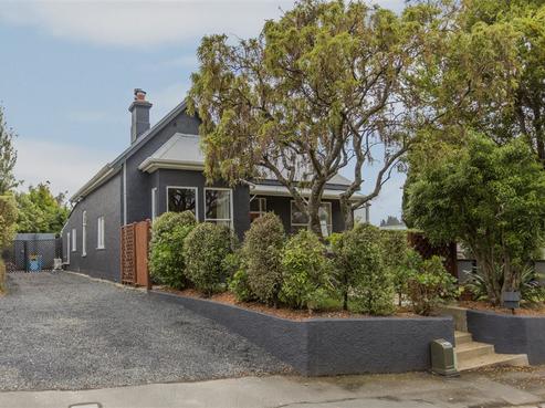 46 Rockside Road, Glenleith