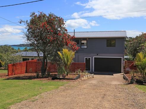 33 Ocean Road, Surfdale