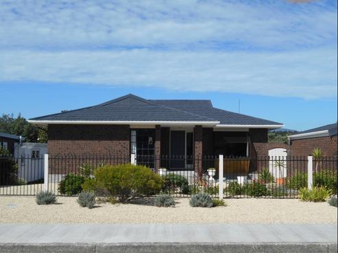 18 Mahoe Street, Otaki Beach