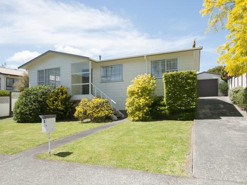 8 Turon Crescent, Totara Park