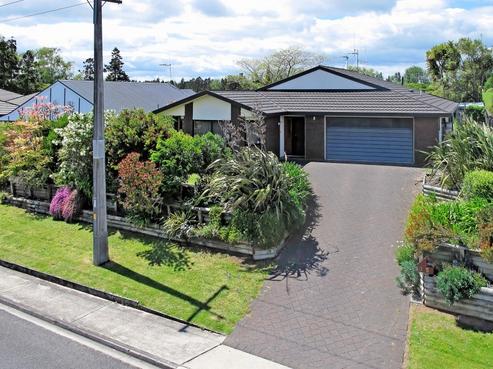 35 Dixon Road, Fitzroy