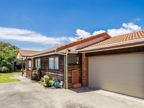 2/187 Knights Road, Lower Hutt