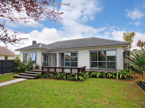 8 Ropata Avenue, Point England