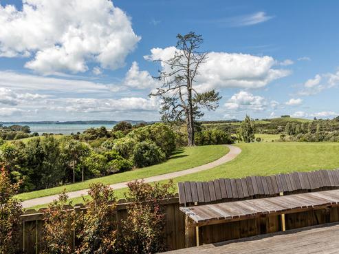 61 Liberty Crescent, Beachlands