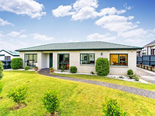 25 Parramatta Place, Botany Downs