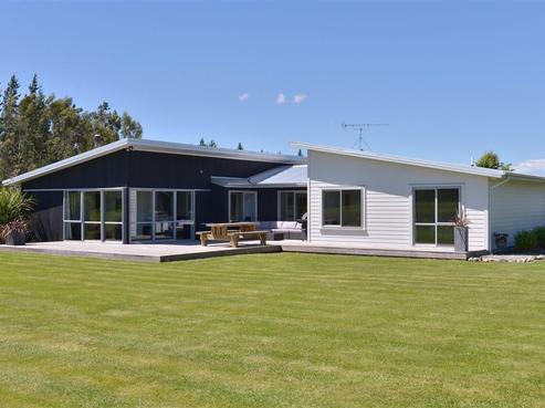 90 Howsons Road, Cust
