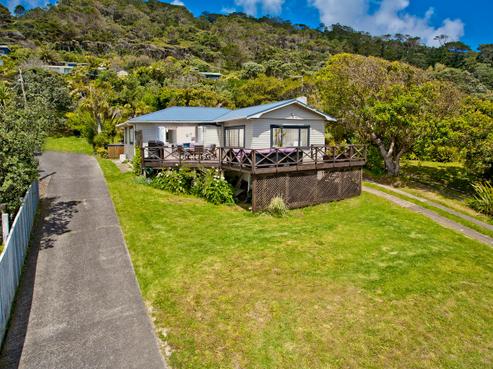 10 Domain Crescent, Muriwai