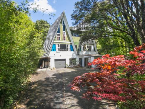 10 Waerenga Place, Titirangi