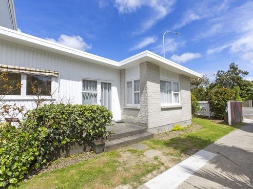 1/51 Laings Road, Central Hutt