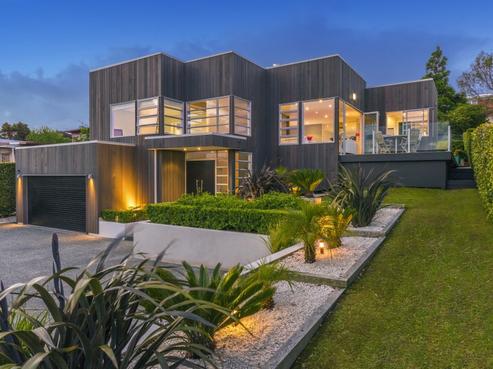 15 Jellicoe Road, Murrays Bay