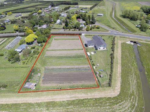 228 Riverbend Road, Meeanee