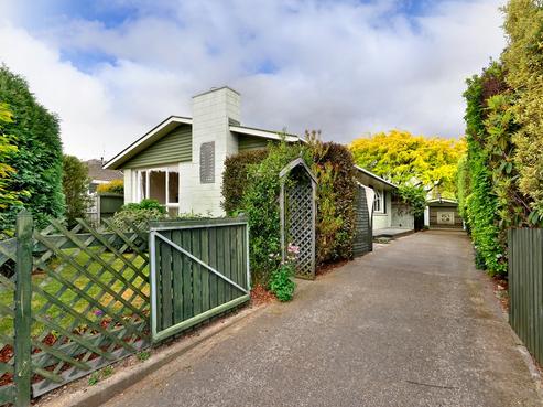 10 Oriana Crescent, Hornby
