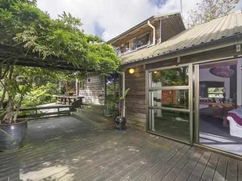 112 Laingholm Drive, Laingholm