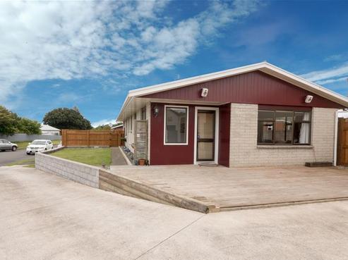 9 Finer Place, Hawera