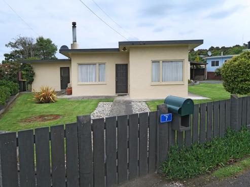 7 Arthur Road, Owaka
