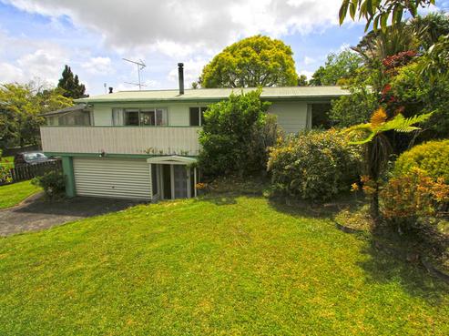 32 Onedin Place, Titirangi