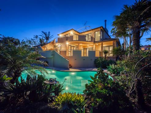 209 Beach Road, Campbells Bay