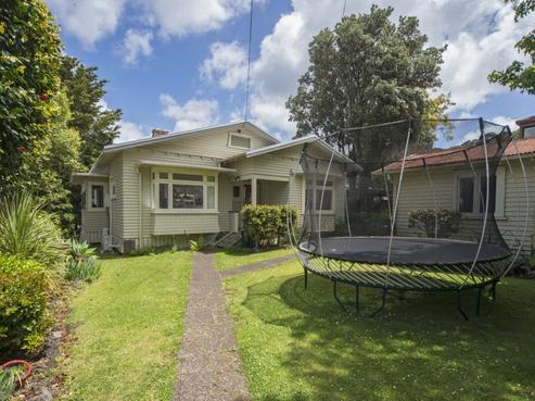 1 Queensway, Three Kings