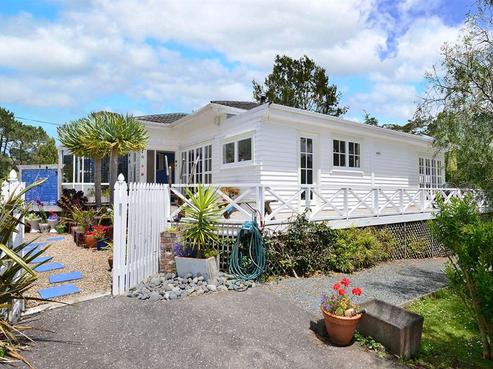 369 Pine Valley Road, Dairy Flat