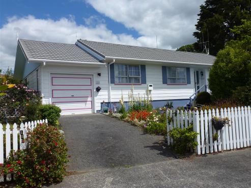 123 Paramount Parade, Tikipunga