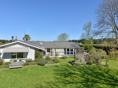1848 Cust Road, Cust