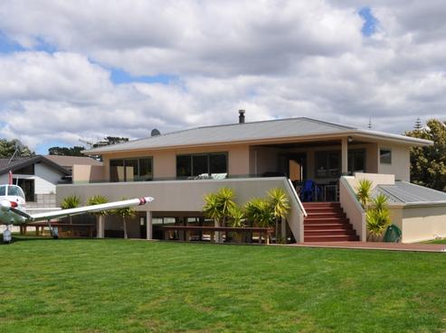 9 Braddock Grove, Pauanui