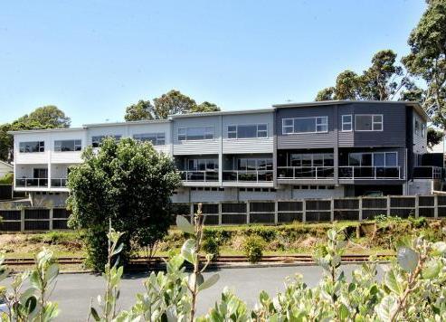 3/16 Ronald Street, Strandon