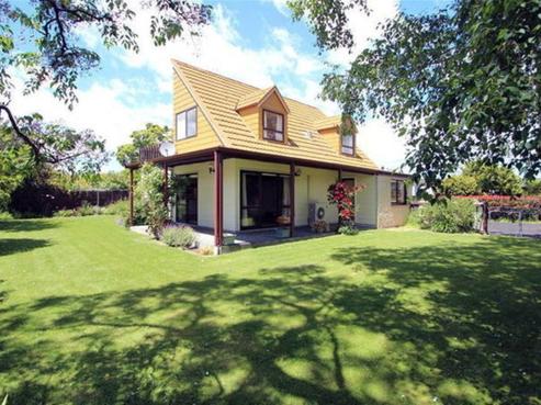 2 Bassett Place, Taradale