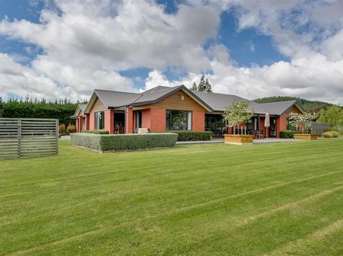 94 Dalbeg Road, Balcairn