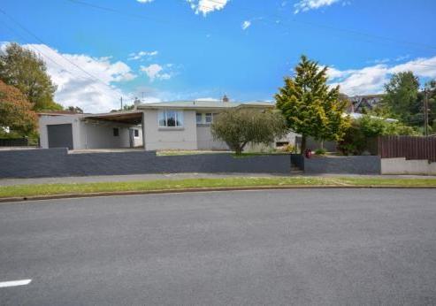 2 Ashmore Street, Halfway Bush