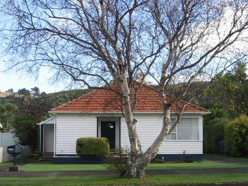1269 High Street, Taita