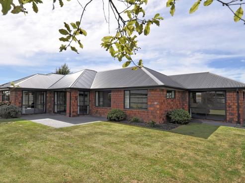 5 Glen Arrife Place, Aidanfield