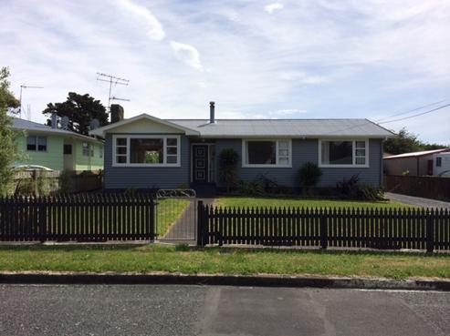 3 Tait Crescent, Featherston