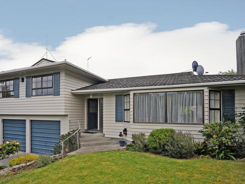 7 Thatcher Crescent, Crofton Downs