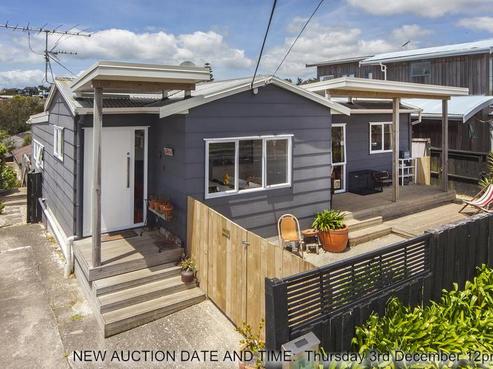 703 Beach Road, Rothesay Bay