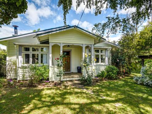12 School Road, Motueka