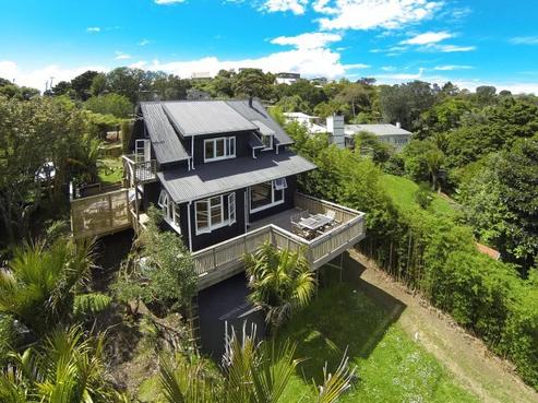 34 Beresford Avenue, Surfdale