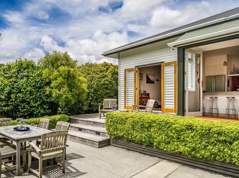 5 Bloomfield Terrace, Central Hutt