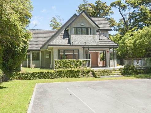 11 Freemans Way, Pinehaven